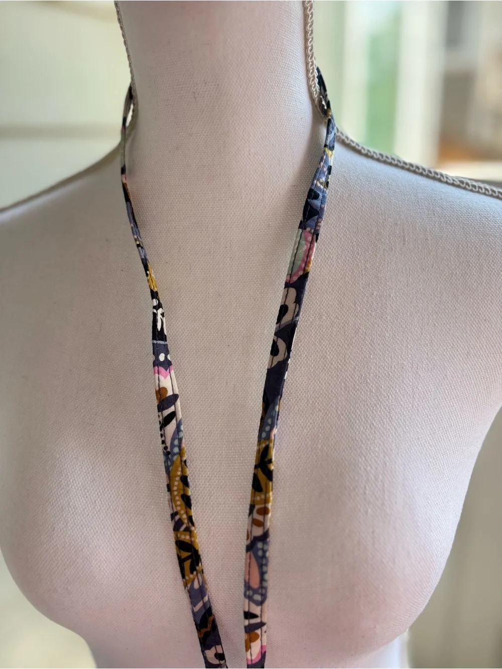 Vera Bradley Zip ID Case with Lanyard - Retired Bee's Knees Pattern